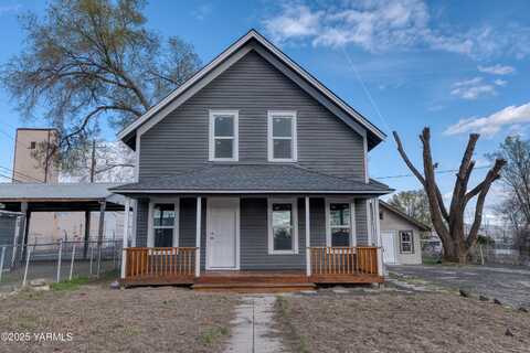 503 Grandridge Ave, Grandview, WA 98930