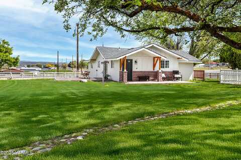 21 Hexon Rd, Selah, WA 98942