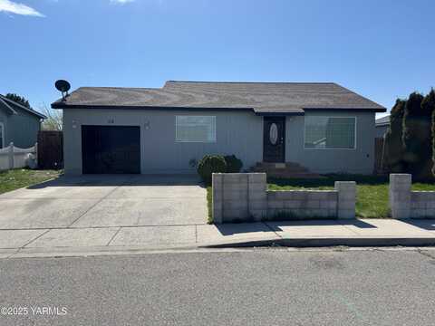 112 Deangela Dr, Grandview, WA 98930