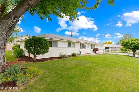 4905 Glenside Ct, Yakima, WA 98908