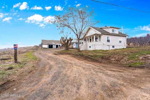 1555 W Tieton Rd, Tieton, WA 98947