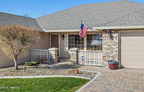 12 N 93rd Ave, Yakima, WA 98908