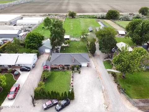 1341 Cemetery Rd, Sunnyside, WA 98944