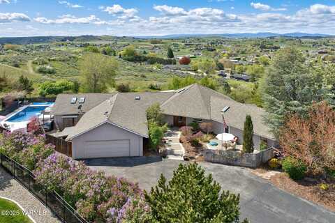 190 Twin Peaks Rd, Selah, WA 98942