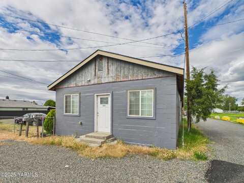 304 S naches Ave, Wapato, WA 98951