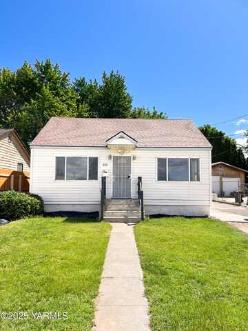 409 ELM Ave, Grandview, WA 98930