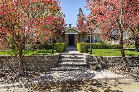 622 S 25th Ave, Yakima, WA 98902