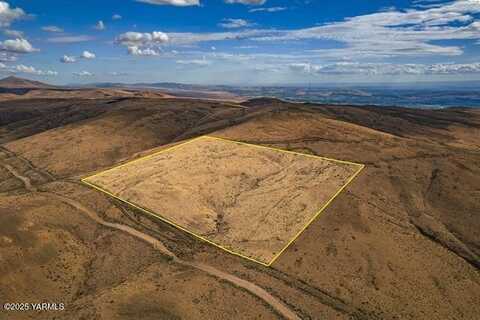 Nka Roza Hill Dr, Yakima, WA 98901