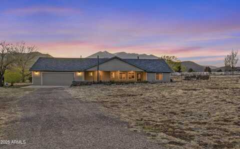 8210 April Drive, Flagstaff, AZ 86004