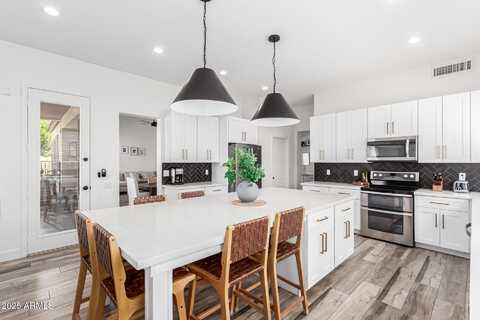 7236 W AURORA Drive, Glendale, AZ 85308