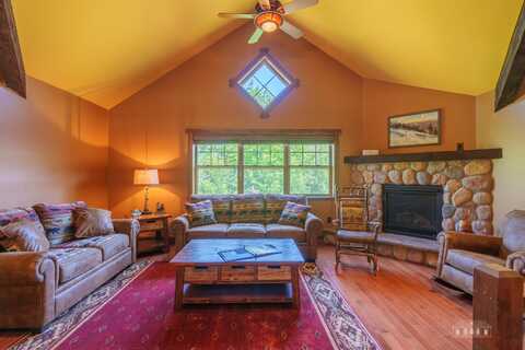 6 Bowman Lane, Wilmington, NY 12997