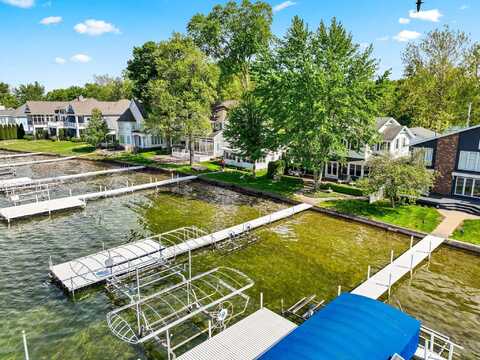 6592 E Waco Drive, Syracuse, IN 46567
