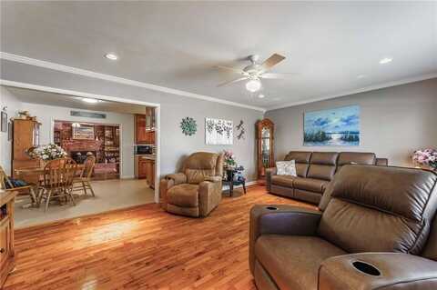 521 S 13th ST, Rogers, AR 72758