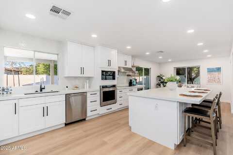 7223 N 14TH Street, Phoenix, AZ 85020
