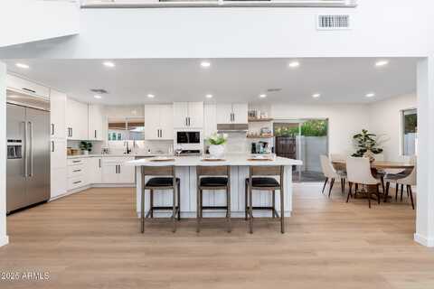 7223 N 14TH Street, Phoenix, AZ 85020