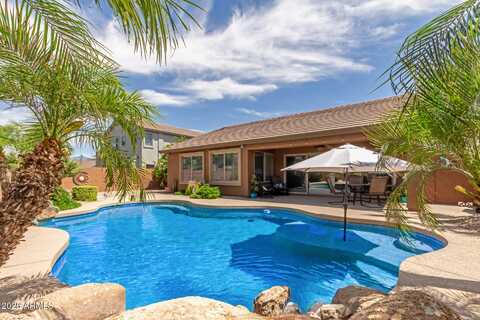 2560 W CANYON Way, San Tan Valley, AZ 85144