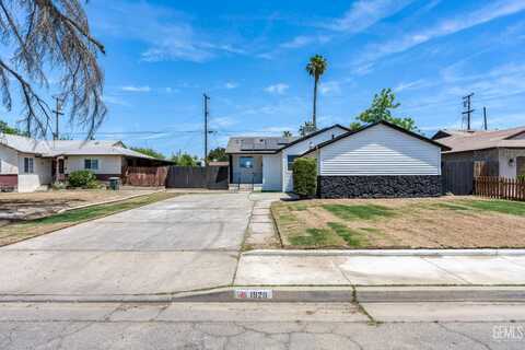 1920 Doolittle Avenue, Bakersfield, CA 93304