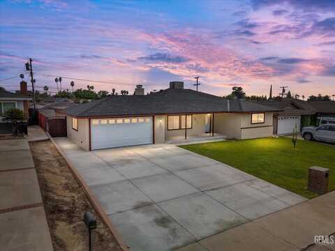 2831 Crest Drive, Bakersfield, CA 93306