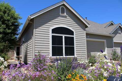 834 Glen Miller Drive, Windsor, CA 95492