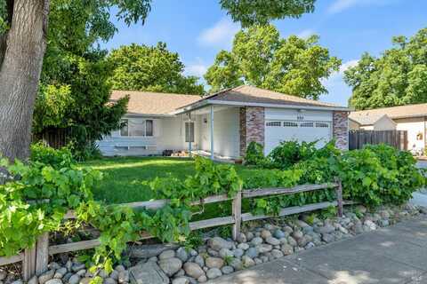 550 Rossi Drive, Dixon, CA 95620
