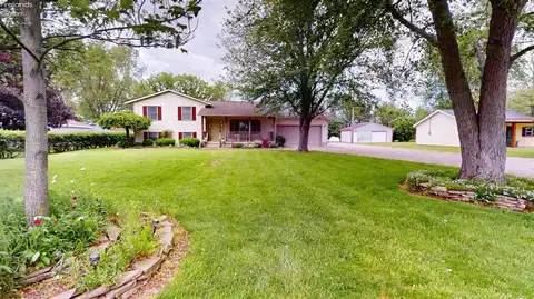 790 Sunny Acres Drive, Fremont, OH 43420