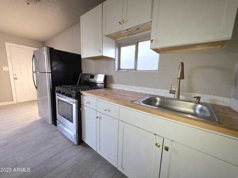 2135 W Hadley Street, Phoenix, AZ 85009