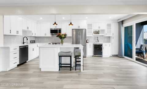J4 Twinlights Court, Highlands, NJ 07732