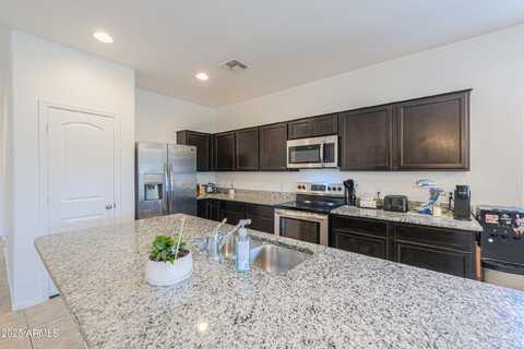 17851 N MUGHETTO Drive, Maricopa, AZ 85138