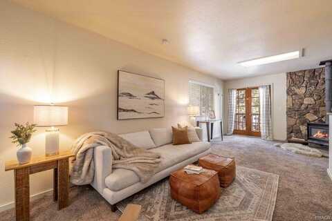 926 Angeles Boulevard, Big Bear City, CA 92314