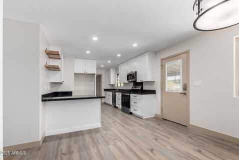 48451 N 27TH Avenue, New River, AZ 85087
