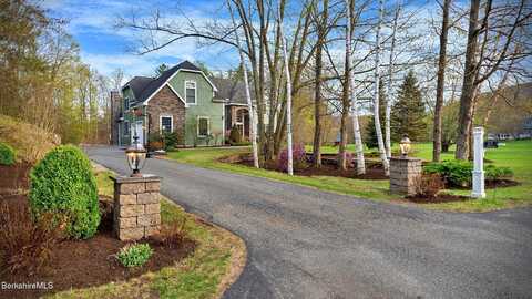 15 Westbrook Ter, Pittsfield, MA 01201