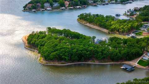 464 East Village Road, Villages, MO 65079