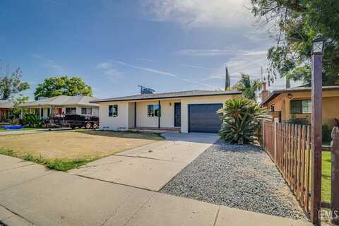 1201 QUINCY Street, Delano, CA 93215