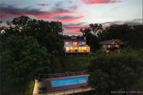 584 Black Hawk Drive, Lake Ozark, MO 65049