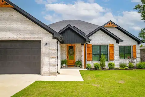 1583 Waterford Drive, Cabot, AR 72023