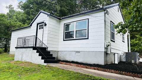 400 Hollywood Drive, Rossville, GA 30741