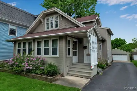 18 Spruce Street, Lockport, NY 14094