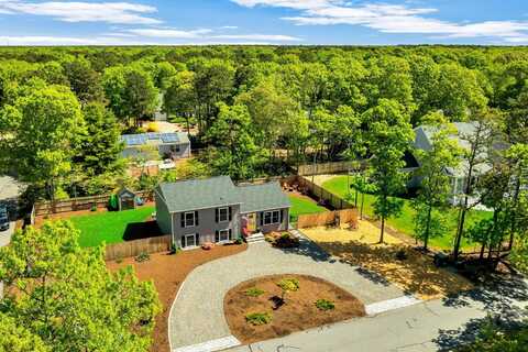 39 Nehoiden Road, Mashpee, MA 02649