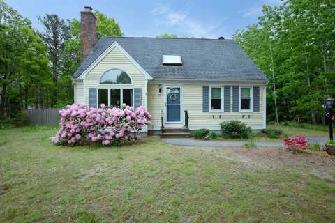 95 Rockville Avenue, Hatchville, MA 02536