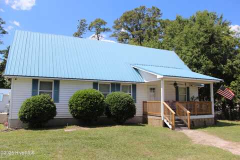 121 Pine Grove Road, Newport, NC 28570