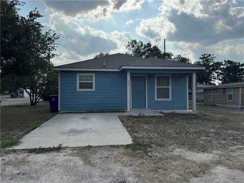 223 S Texas Avenue, Freer, TX 78357