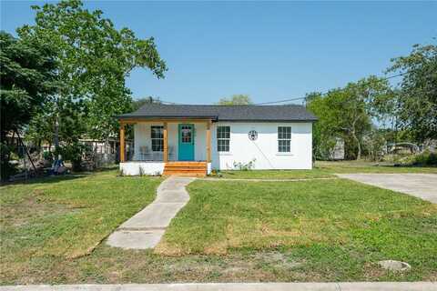 606 Avenue F, Sinton, TX 78387
