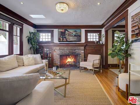 1208 Cabrillo Ave, Venice, CA 90291