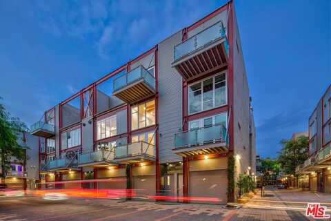 3450 Cahuenga Blvd, Los Angeles, CA 90068