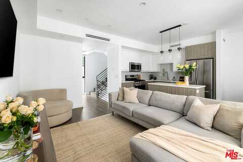 5154 W Redondo Ct, Los Angeles, CA 90019