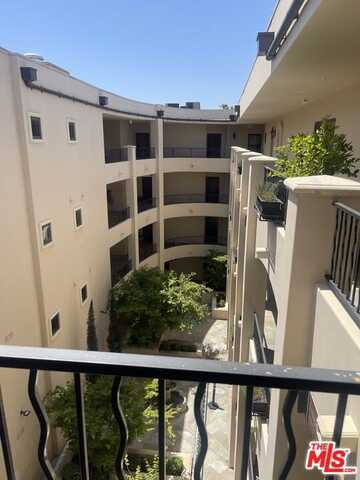 12045 Hoffman St, Studio City, CA 91604