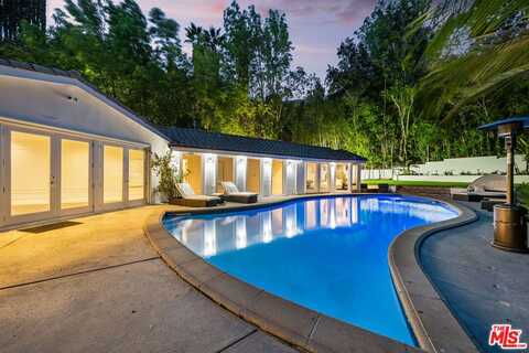 16221 Elisa Pl, Encino, CA 91436