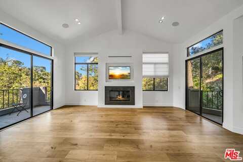 3026 PASSMORE DR, LOS ANGELES, CA 90068