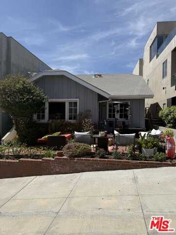 127 16th St, Manhattan Beach, CA 90266