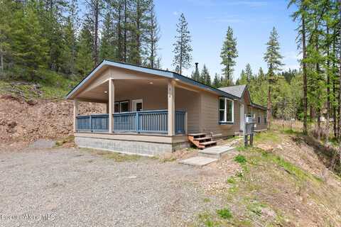 318 Meadowland Dr, Blanchard, ID 83804